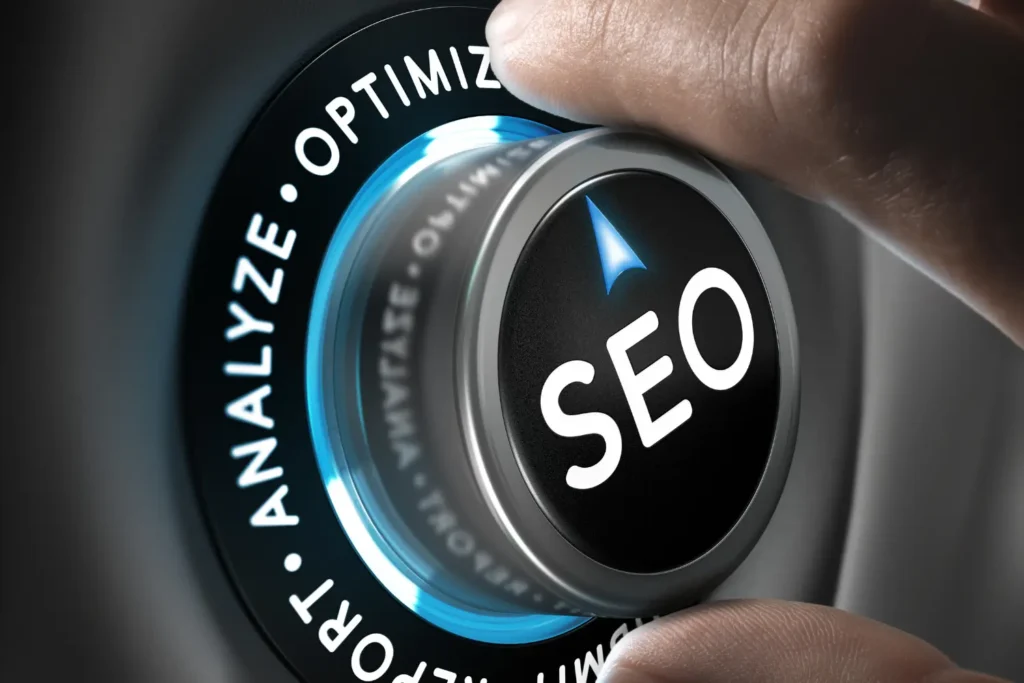 fingers turning a dial that says SEO - Digitech